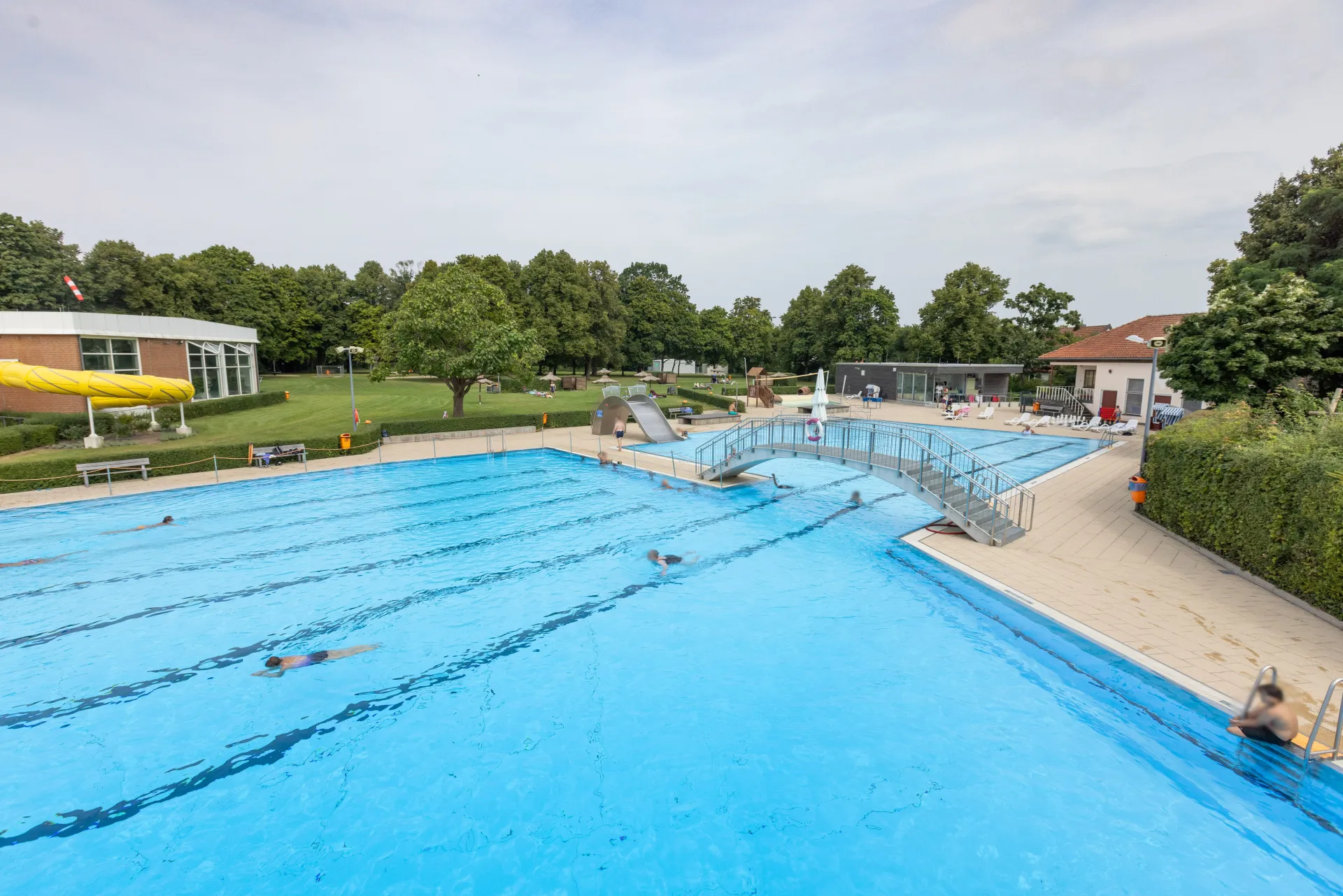 Überklick über das Freibad Kombibecken